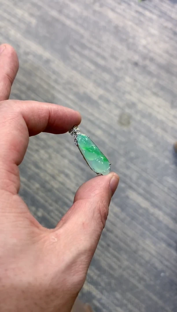 颈饰未镶嵌翡翠天然A货翡翠