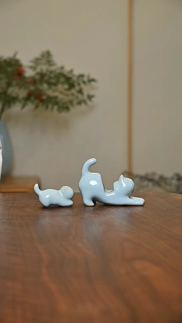 大小猫 天青 微瑕 无款
