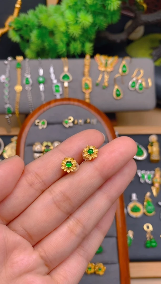 银S925镶嵌翡翠耳饰花花耳钉