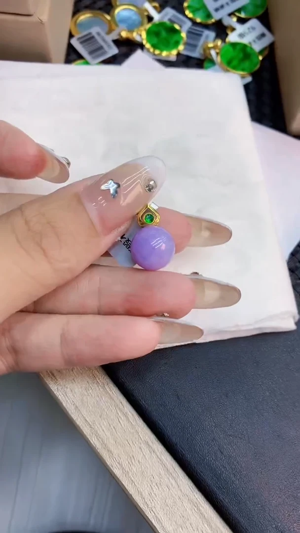 翡翠18K金镶嵌吊坠(不含链)1