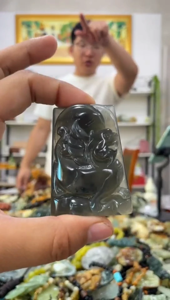 未镶嵌岫玉吊坠