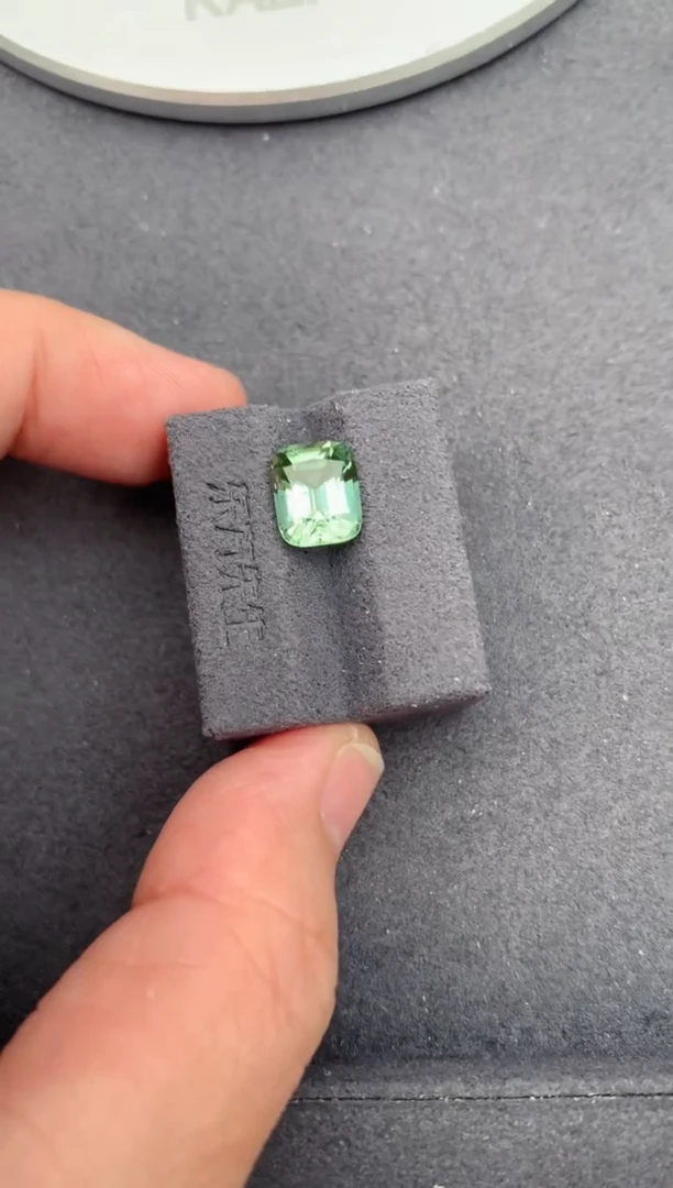 未镶嵌珠宝半成品碧玺2.6ct绿碧玺  定制   BG