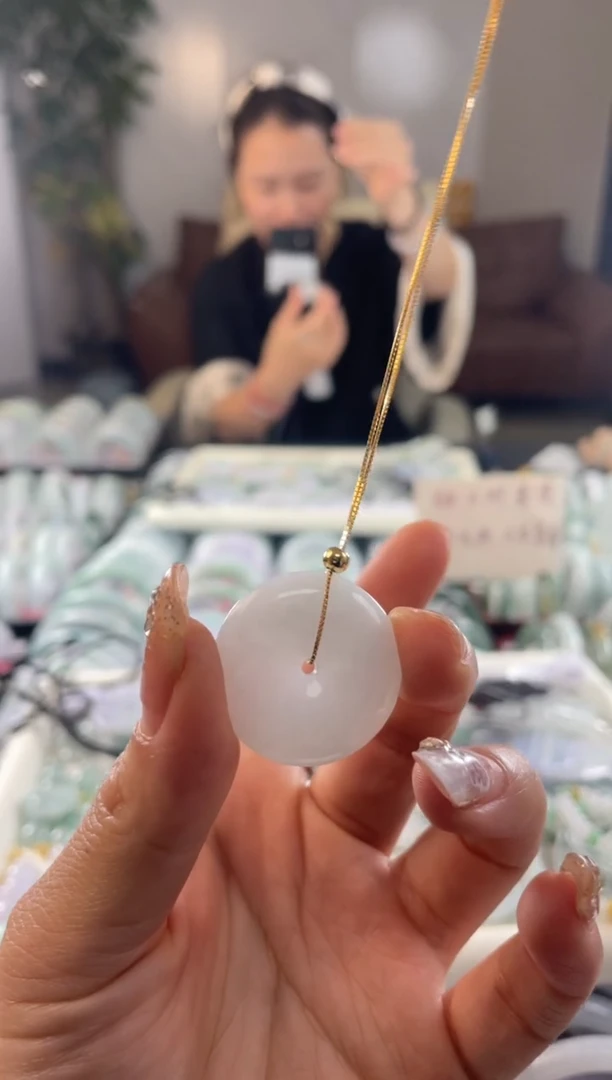 【闪购商品】翡翠吊坠(赠链)银S925镶嵌多样性发货发一件