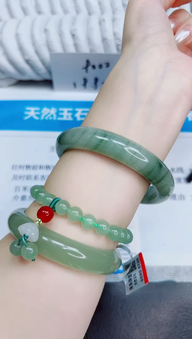 未镶嵌手镯石英质玉120/62.2