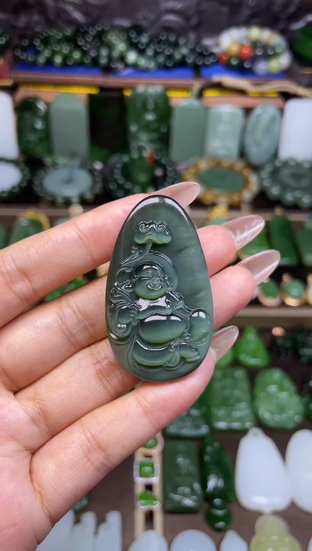 和田玉未镶嵌颈饰猫眼佛公