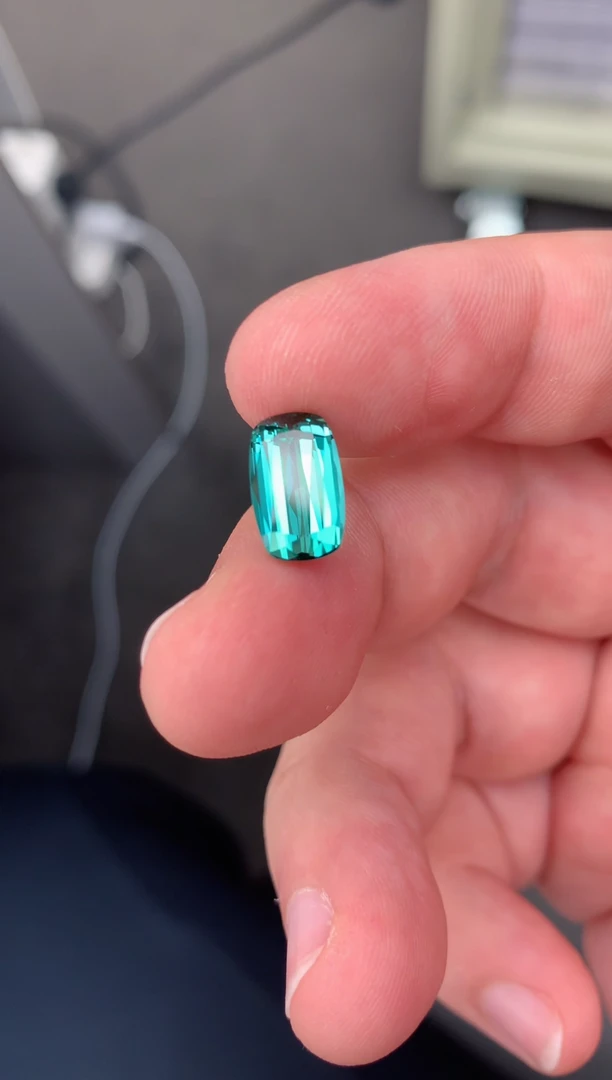 裸石未镶嵌碧玺3.9ct lagoon碧玺
