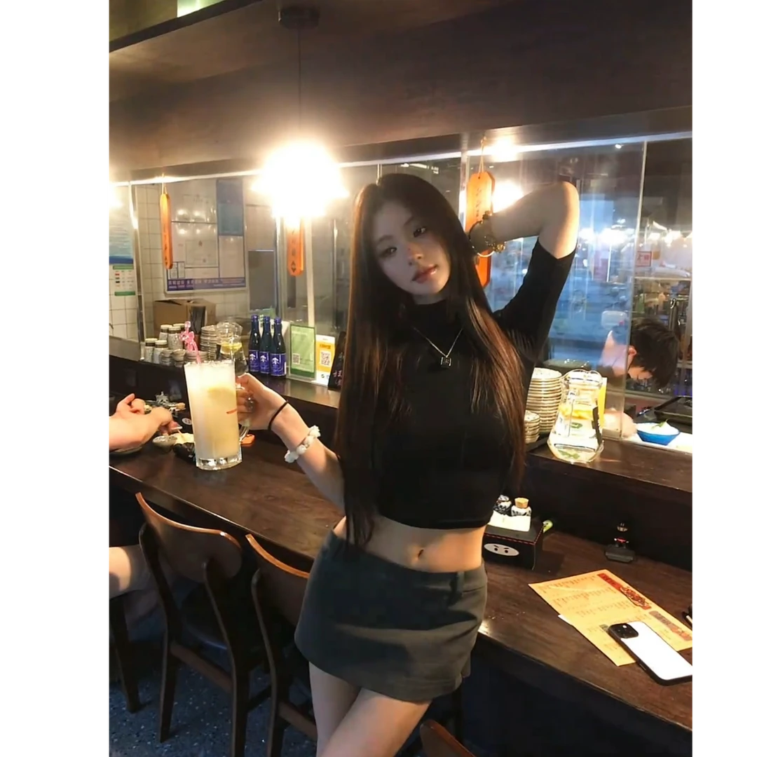 半高领中袖T恤女辣妹低腰短裙女设计感纯欲短款裙裤两件套装女