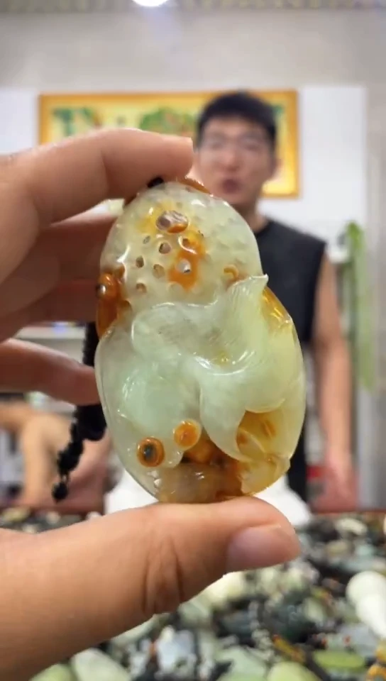 未镶嵌岫玉吊坠