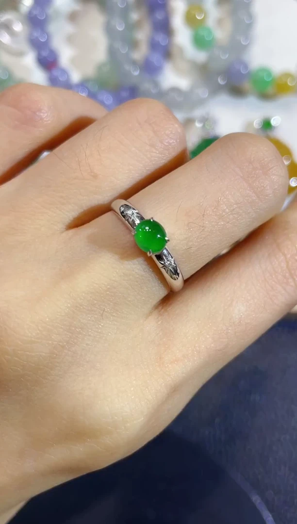 颈饰18K金镶嵌翡翠团购9