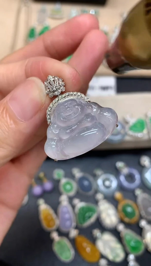 颈饰18K金镶嵌翡翠佛公【无服务费