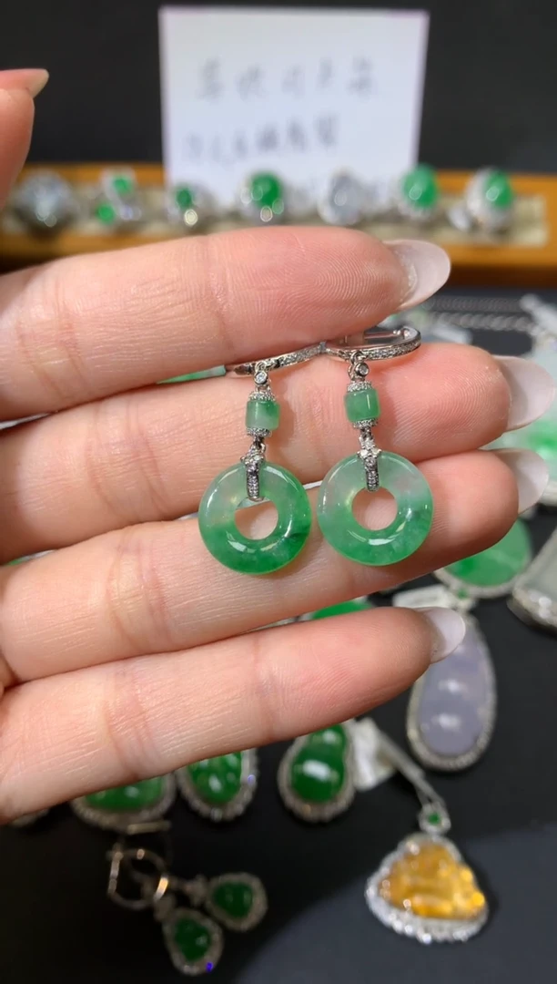 翡翠18K金镶嵌吊坠(不含链)耳坠