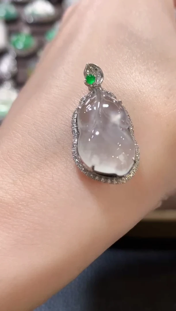 18K金镶嵌翡翠耳饰a49
