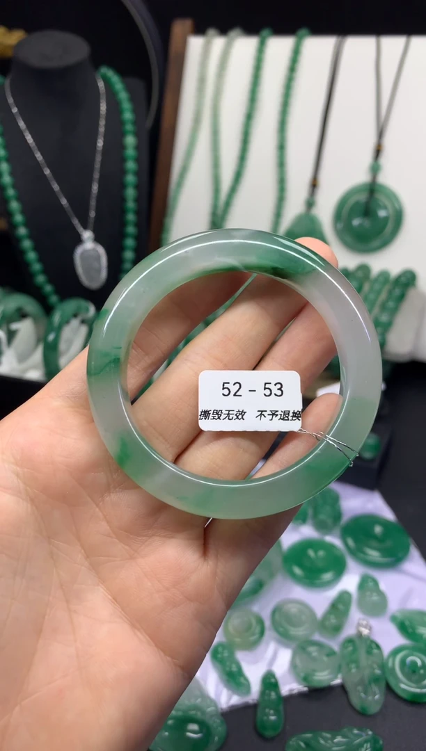 未镶嵌手镯石英质玉（非洲翠）52-53