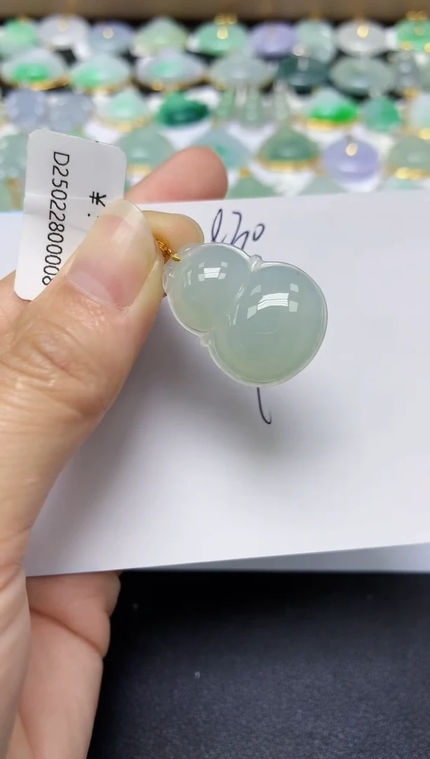 翡翠18K金镶嵌颈饰 天然翡翠A货
