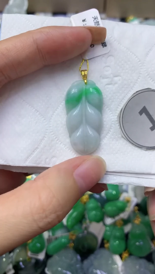 颈饰未镶嵌翡翠天然缅甸翡翠A货