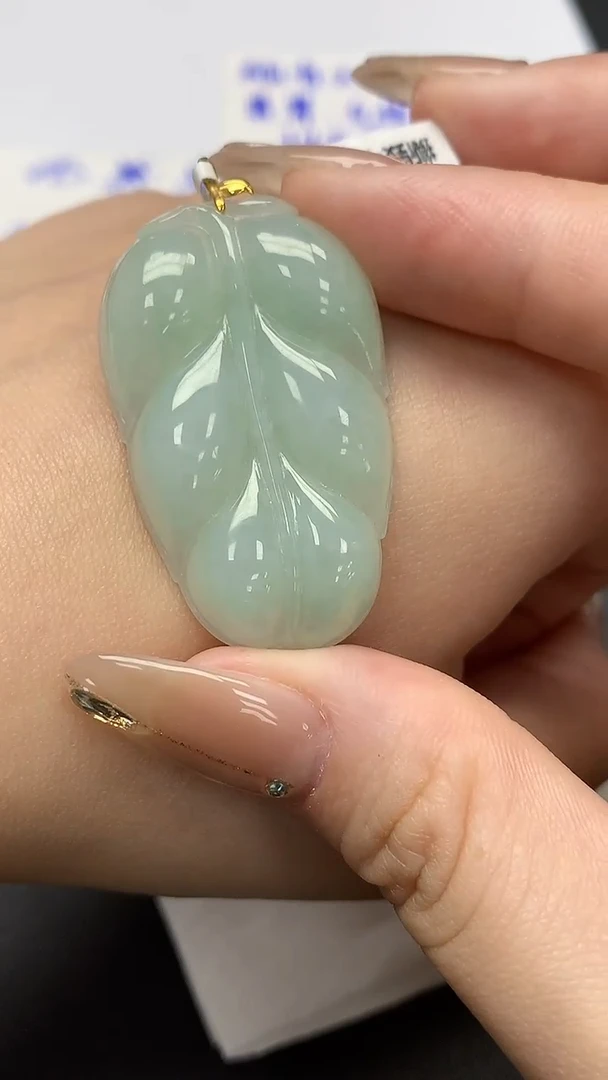 翡翠18K金镶嵌颈饰天然缅甸a货翡翠