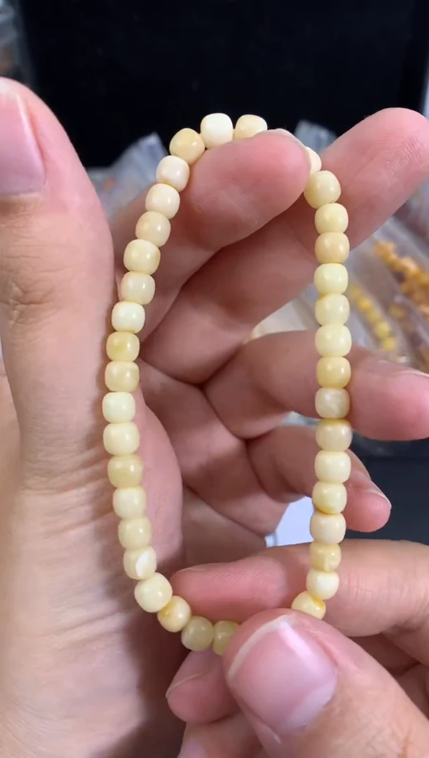蜜蜡未镶嵌珠宝奇石1