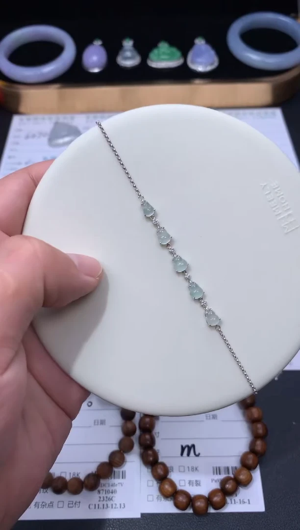 18K金镶嵌定制翡翠自营供应 48小时鉴赏期