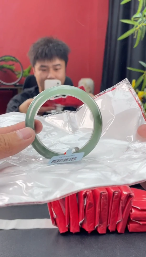 未镶嵌手镯翡翠6