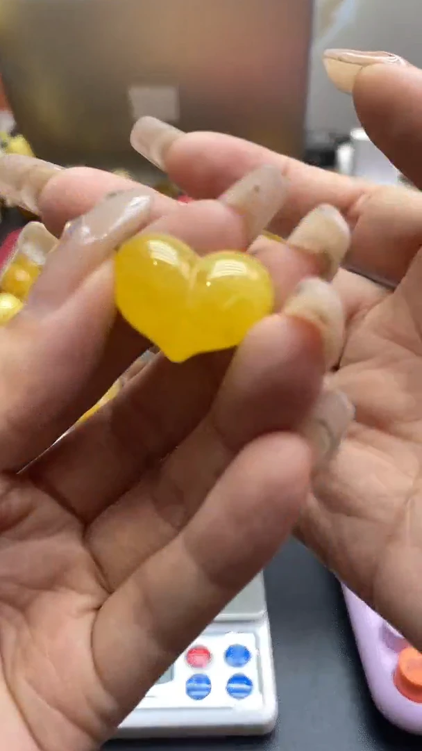 未镶嵌琥珀珠宝奇石868