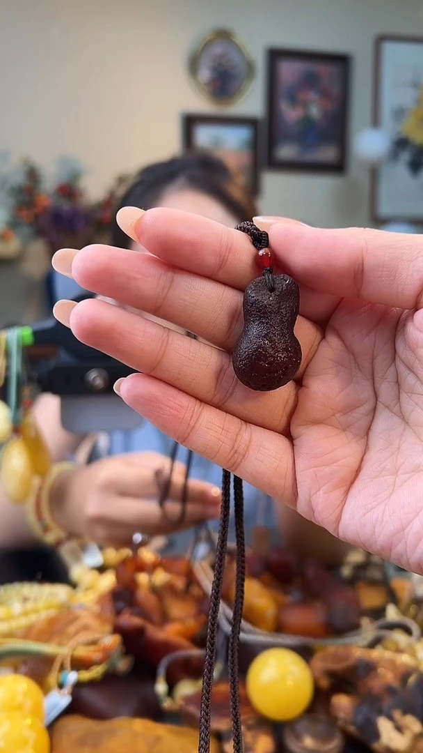 琥珀颈饰未镶嵌吊坠