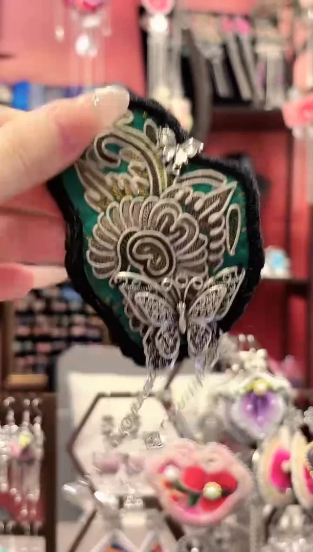 织绣云织谣民族风精美饰品 312