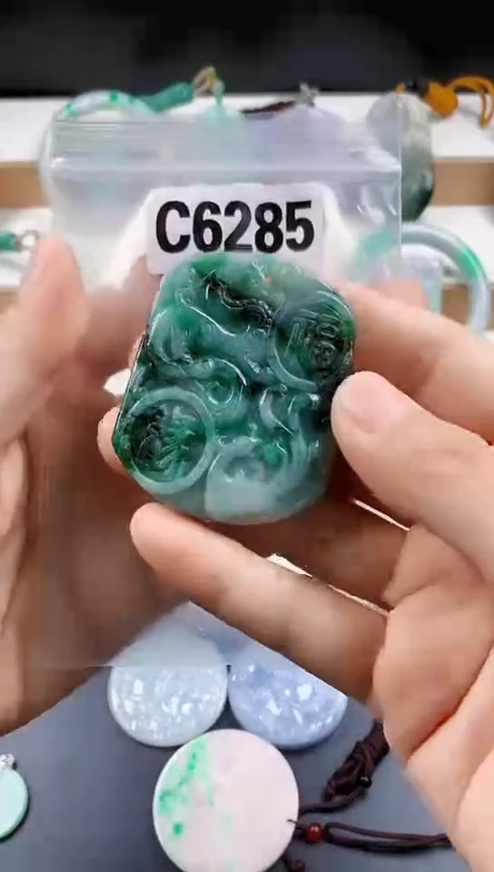 颈饰未镶嵌翡翠天然翡翠吊坠挂件