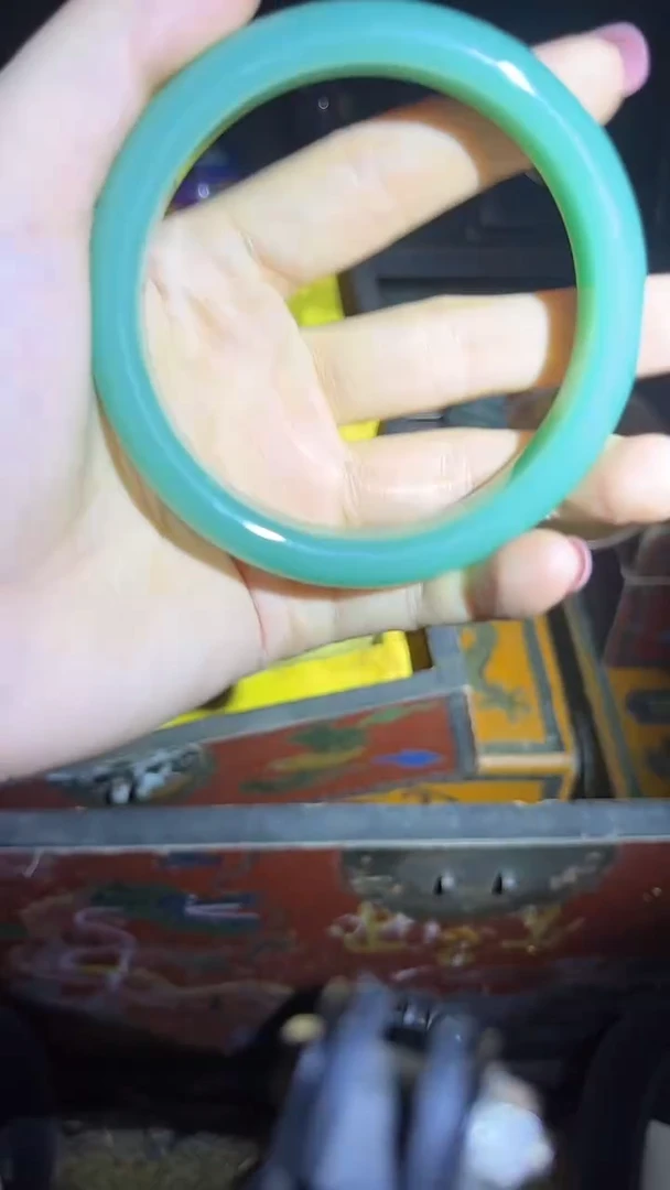 和田玉手镯未镶嵌手镯.1只.扁