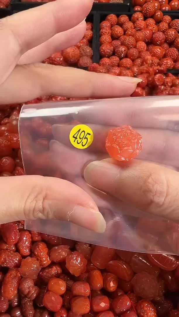 颈饰未镶嵌南红玛瑙1