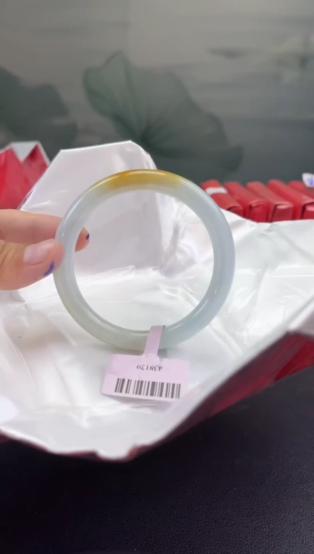 翡翠手镯未镶嵌翡翠手镯3