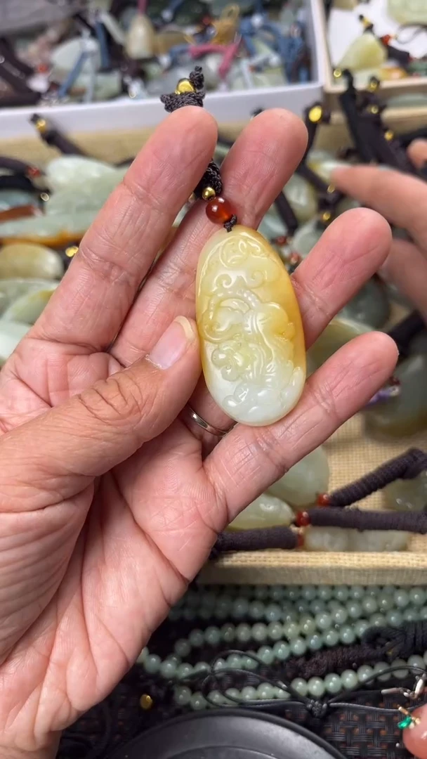 【闪购商品】和田玉颈饰未镶嵌多样性发货没有证书拍一发一有瑕