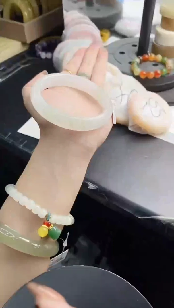 未镶嵌手镯石英质玉j72-PB63+