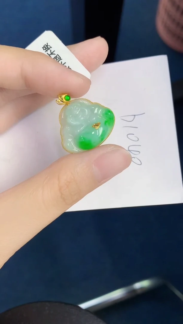 翡翠18K金镶嵌颈饰天然翡翠緬甸A貨