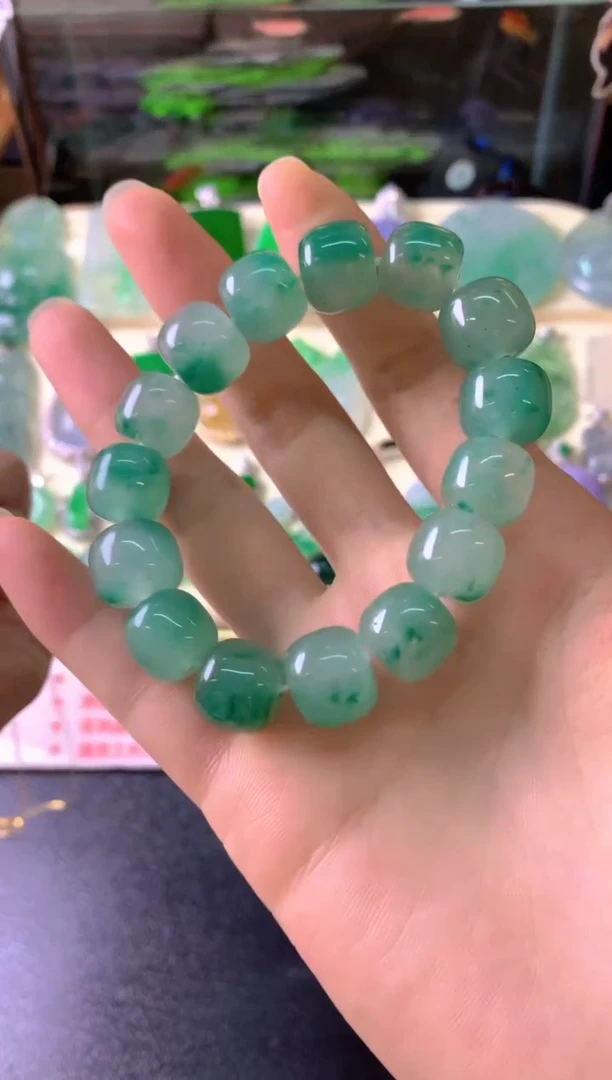 石英质玉（非洲翠）手链未镶嵌 非洲翠手串多样性发一条