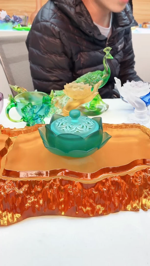 手工艺品琉璃天青色荷花香炉12*7公分