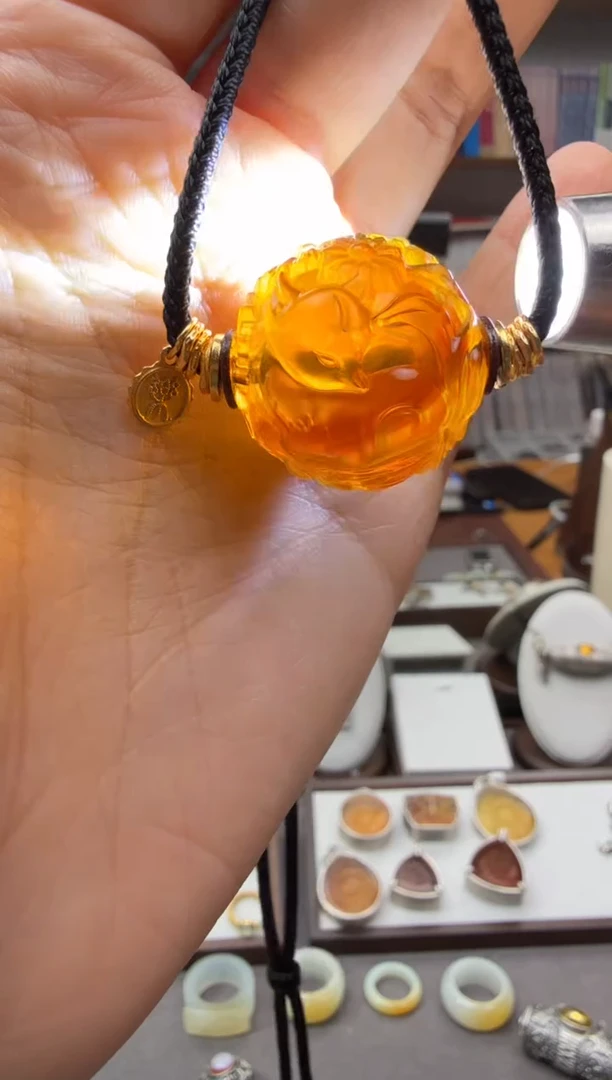 琥珀颈饰未镶嵌九尾狐吊坠