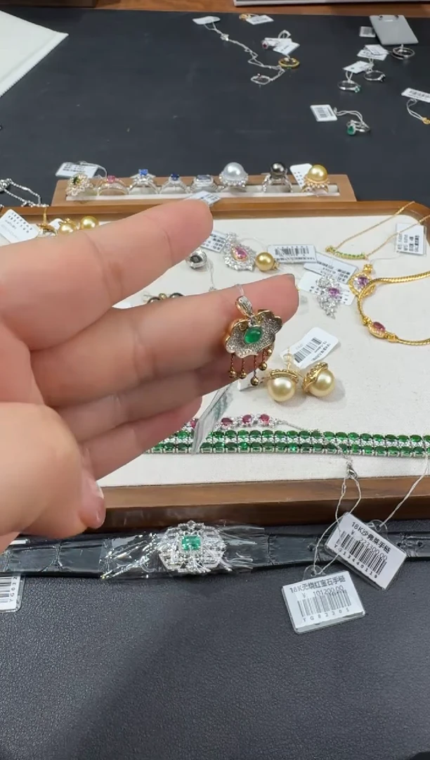 吊坠18K金镶嵌祖母绿S0722-S527-72