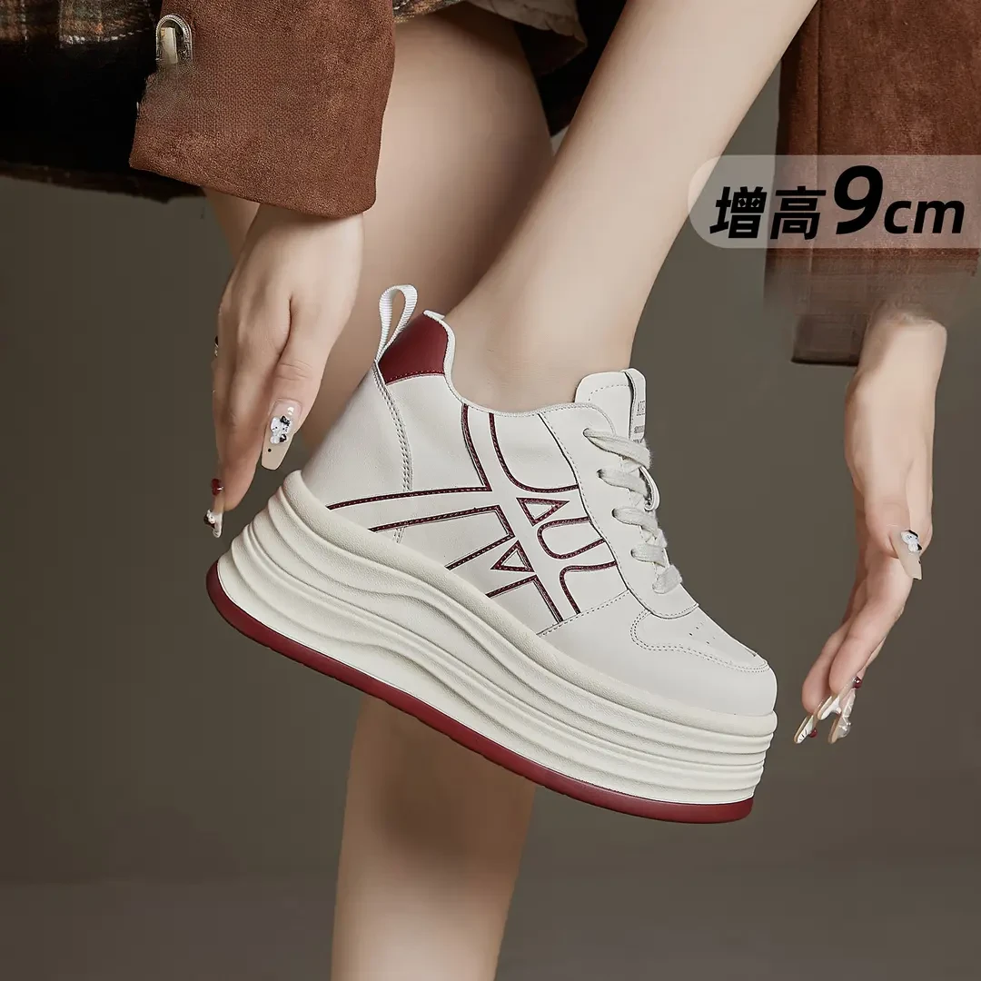 牛皮增高9cm小白鞋女轻便2025秋季款显瘦板鞋跑步厚底内增高女鞋