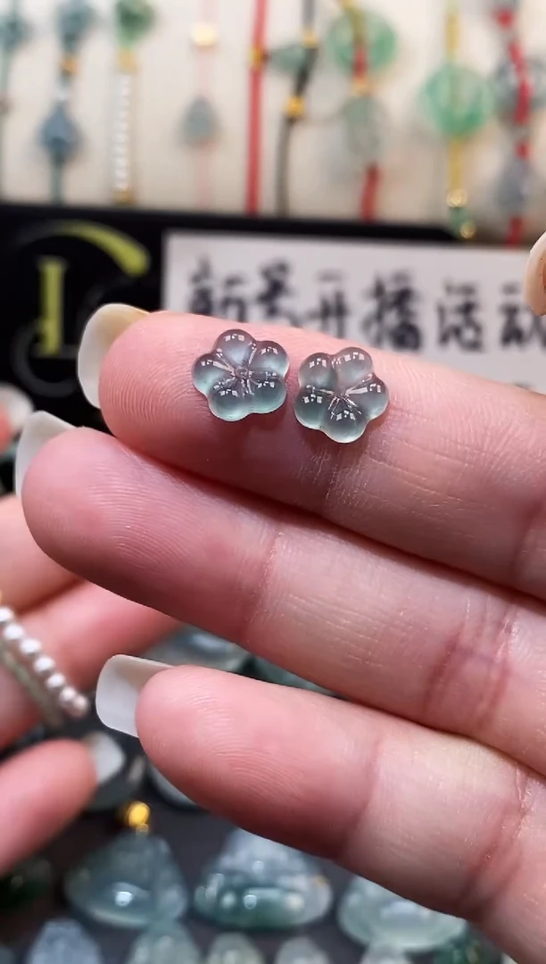 翡翠散珠小花一对