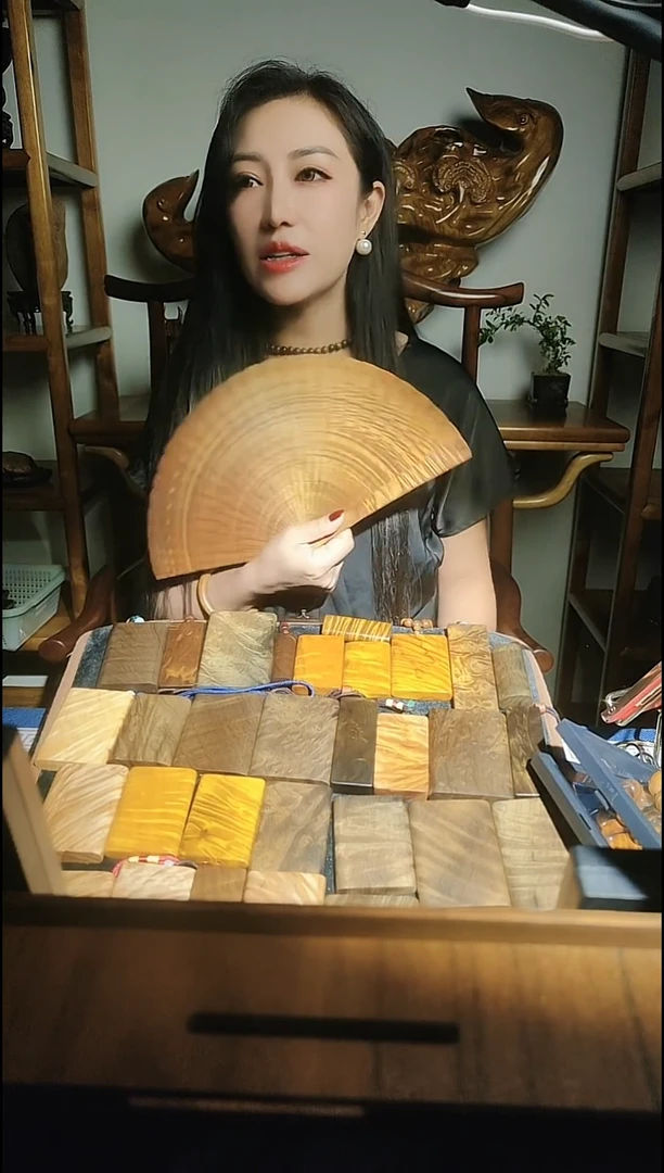 金丝楠《燊若坊》：金丝楠木小叶桢楠手把大苏扇1