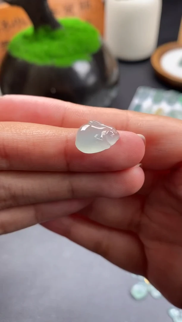 颈饰未镶嵌翡翠翡翠冰种裸石