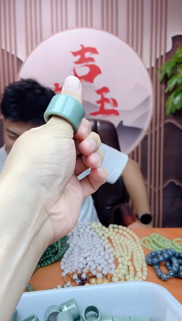 蛇纹石玉未镶嵌扳指多样性随机发一