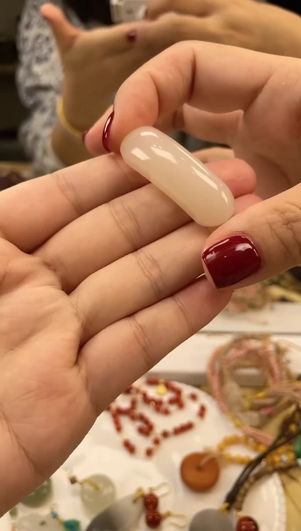 未镶嵌和田玉珠宝半成品和田玉藕粉