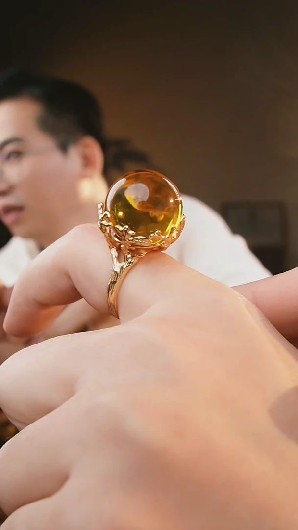 裸石琥珀未镶嵌蓝珀戒指