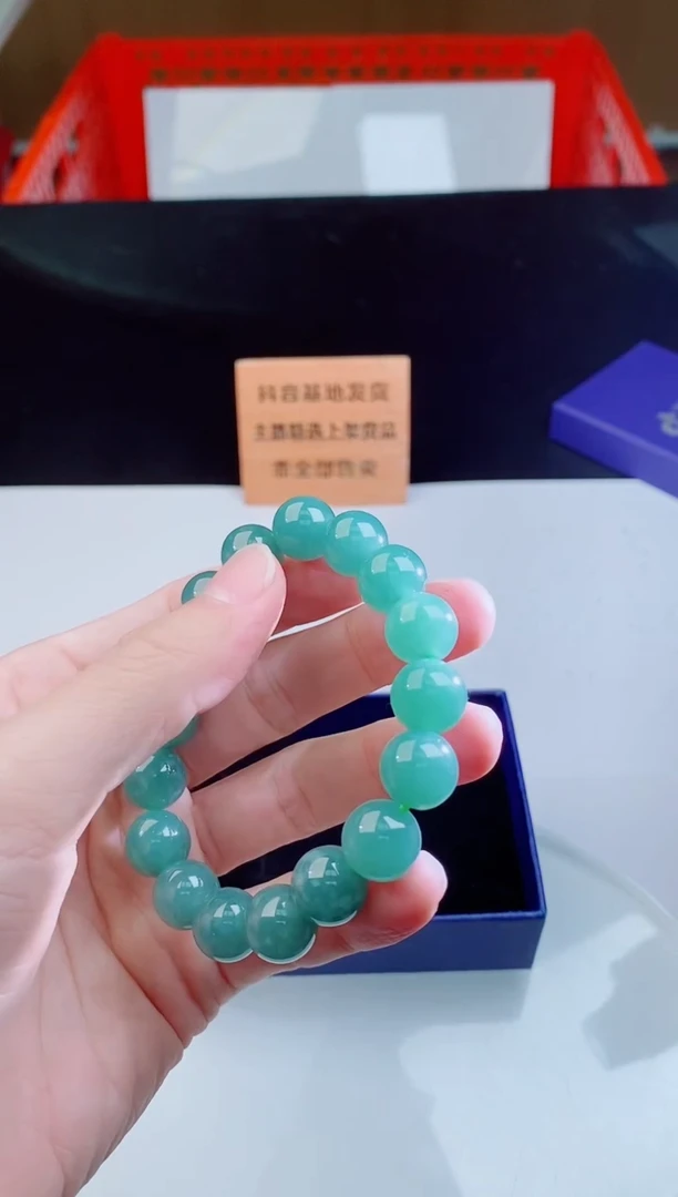 颈饰未镶嵌翡翠     ·