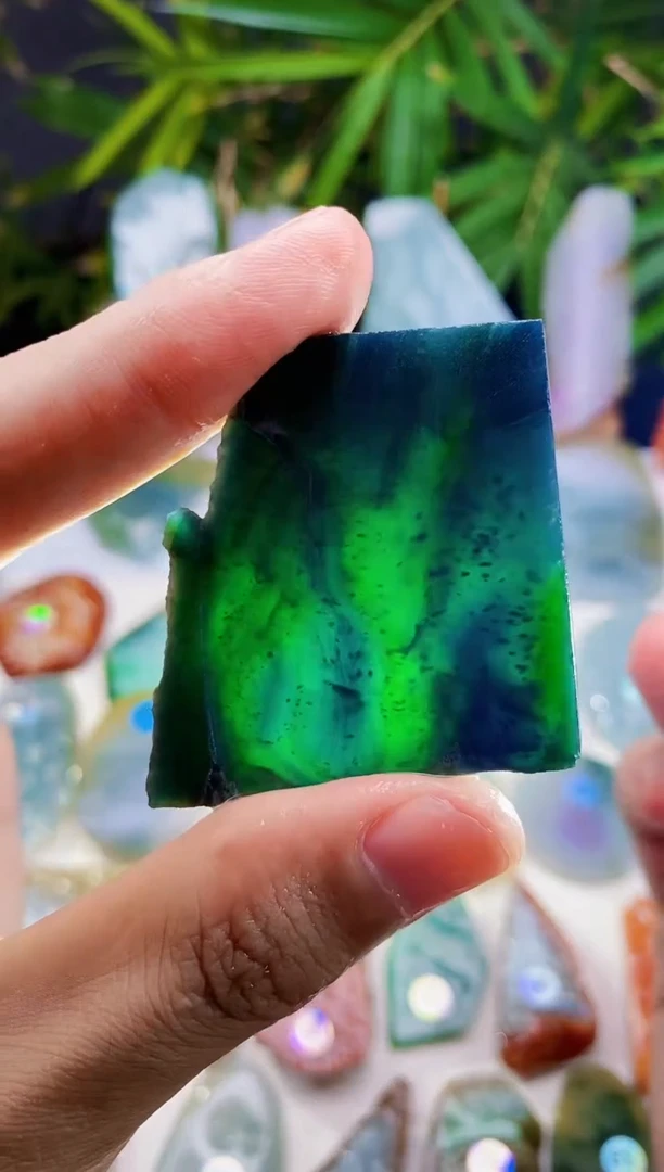 定制翡翠未镶嵌翡翠