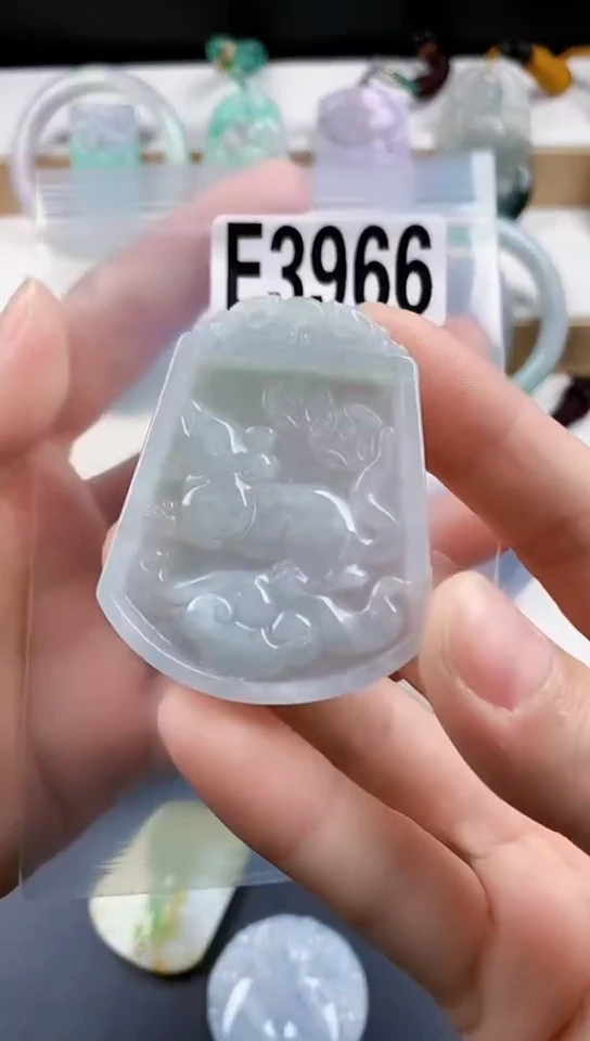 天然翡翠吊坠挂件