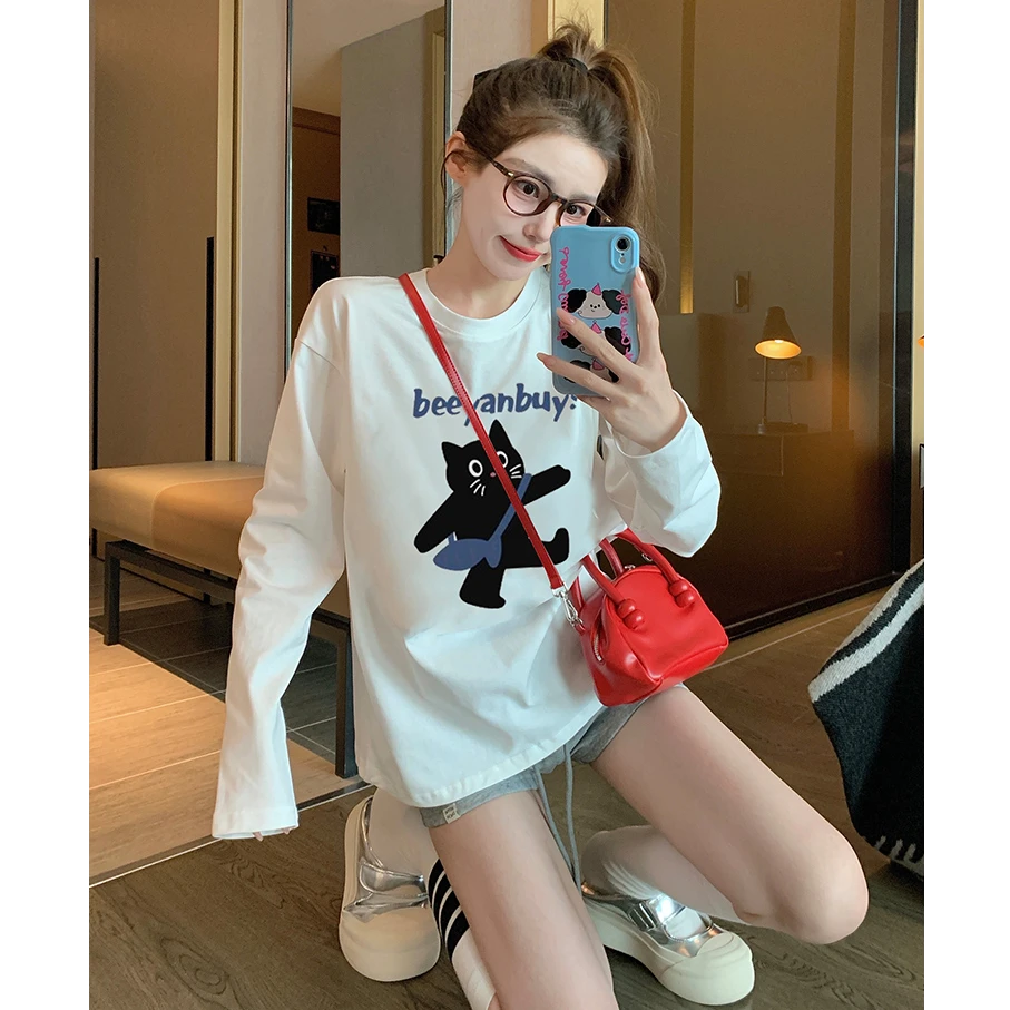白色卡通猫咪长袖t恤女春秋宽松休闲洋气减龄小个子打底衫上衣ins