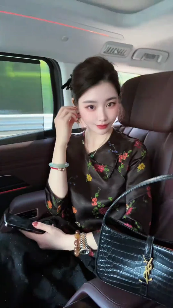 新中式复古盘扣圆领印花衬衫女2025秋季新款收腰显瘦减龄百搭上衣