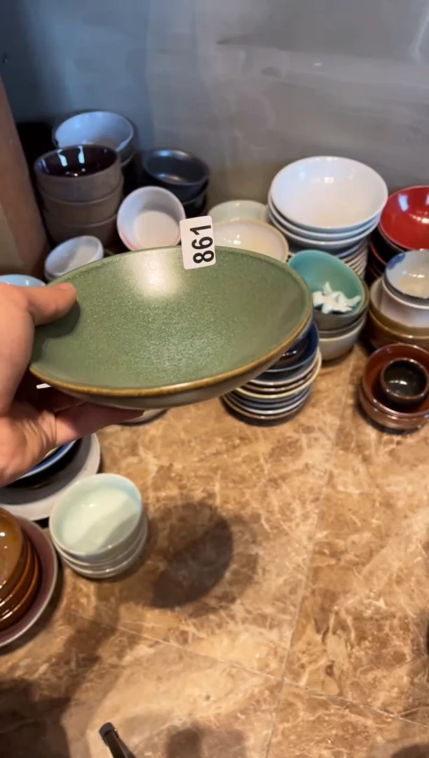 【闪购商品】瓷片861，窑变绿远山酒碗